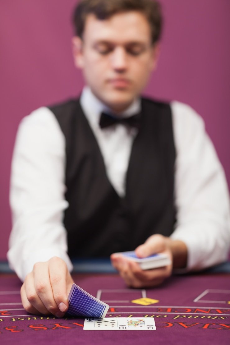 Antarmuka aplikasi mobile h5.tt789 menampilkan permainan slot dan pasar olahraga